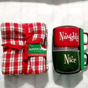 Sleigh Bell Bristo Bundle of kitchen towels and mugs.  NEW